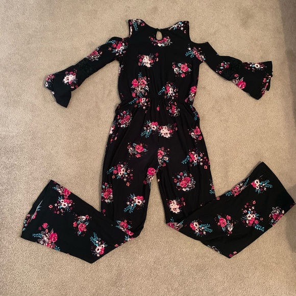 Other - Cute floral jump suit